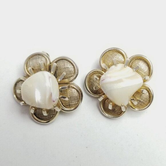 Vintage Floral Shape Clip On Earrings, Faux Pearl Center, Retro 80s Style - Picture 5 of 6